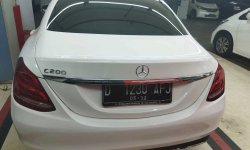 Mercedes-Benz C200 2.0 AVG AT 2017 5