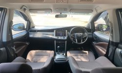 Toyota Kijang Innova G A/T Diesel 2022 Abu-abu 9