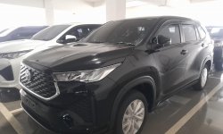 Toyota Kijang Innova 2.0 Zenix Bensin Hitam 2