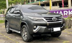 Toyota Fortuner 2.4 VRZ AT 2017 Abu-abu 3