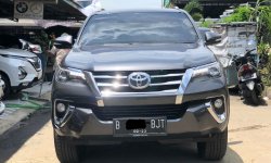 Toyota Fortuner 2.4 VRZ AT 2017 Abu-abu 3