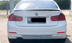BMW 3 Series 328i 2014 Putih 6