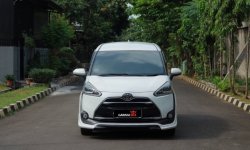 Toyota Sienta Q CVT 2017 1