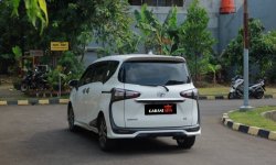 Toyota Sienta Q CVT 2017 5