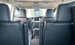 Toyota Kijang Innova Reborn 2.0 Venturer 2022  Automatic KM 14.000 SERVIS RECORD BERGARANSI 17