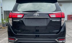 Toyota Kijang Innova Reborn 2.0 Venturer 2022  Automatic KM 14.000 SERVIS RECORD BERGARANSI 18