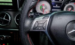 Mercedes-Benz GLA 200 Merah 14