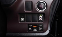  2019 Toyota VOXY 2.0 17