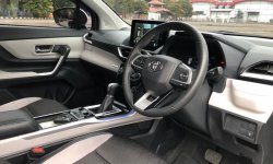 Toyota Veloz Q 1.5 A/T 2022 Silver 10