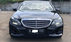Mercedes-Benz E-Class E 200 2016 Hitam 1