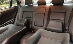 Mercedes-Benz E-Class E 200 2016 Hitam 6