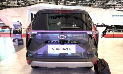 Hyundai STARGAZER Abu-abu 6