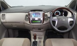 Toyota Kijang Innova V 2015 10