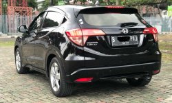 Honda HR-V 1.5 E CVT 2017 Hitam 4