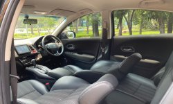 Honda HR-V 1.5 E CVT 2017 Hitam 9