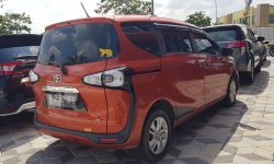Toyota Sienta G MT 2017 11