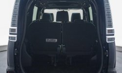 Toyota Voxy 2.0 A/T 2019 Hitam 7