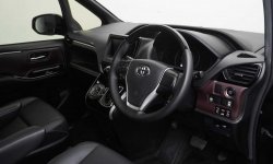 Toyota Voxy 2.0 A/T 2019 Hitam 8
