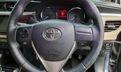 Toyota Corolla Altis V AT 2015 8