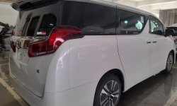 Toyota Alphard 2.5 G A/T  NIK 2023 New 11