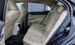  2019 Toyota CAMRY V 2.5 9
