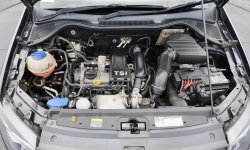 Volkswagen Polo TSI 1.2 Automatic 2017 Hitam 11