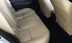 Toyota Corolla Altis 1.8 V AT 2019 6