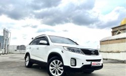 Kia Sorento 2.4 Tahun 2013 Automatic Putih Metalik 9