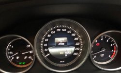 Mercedes-Benz E-Class E 200 2016 Hitam 7