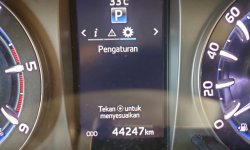 Toyota Kijang Innova V A/T Diesel 2019 Abu-abu km low 5