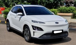Km6rb Hyundai kona electric signature putih listrik bebas ganjil genap 1