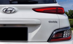 Km6rb Hyundai kona electric signature putih listrik bebas ganjil genap 8