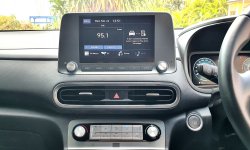 Km6rb Hyundai kona electric signature putih listrik bebas ganjil genap 17