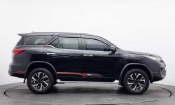 Toyota Fortuner 2.4 TRD AT 2018 4