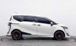 Toyota Sienta Q 2017 2