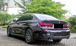 BMW Bagus Murah Bintaro BMW 330i M Sport EditionFirst Hand - Sunroof Like New 2