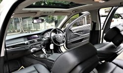 BMW 5 Series 528i 2010 LIKE NEW TERAWAT SUSPENSI NYAMAN SERVIS RECORD 9