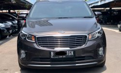 Kia Grand Sedona Ultimate 2017 Coklat 1