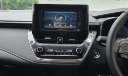 Toyota Corolla Altis V AT 2022 hitam km 9 rb cash kredit proses bisa dibantu 12