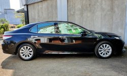 Toyota Camry V 2021 Hitam km 13rb record cash kredit proses bisa dibantu 4