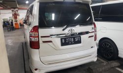 Toyota NAV1 V Limited 2015 3