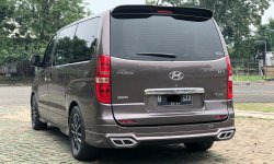 Hyundai H-1 Royale Diesel at 2018 Coklat 6