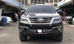 Toyota Fortuner 2.4 VRZ AT 2017 Abu-abu 2