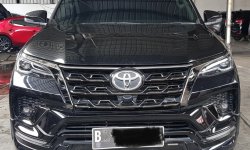 Toyota Fortuner 2.4 GR A/T ( Matic ) 2022 Hitam Km 20rban Mulus Siap Pakai 1