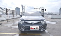 Toyota Camry 2.5 V Tahun 2015 Facelift Automatic Hitam Metalik 1