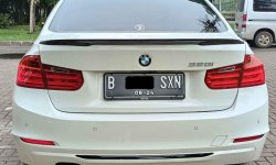 BMW 3 Series 328i 2014 Putih 3