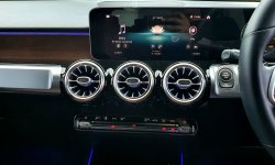 8rban mls Mercedes-Benz GLB 200 Progressive Line putih 2020 record cash kredit proses bisa dibantu 12