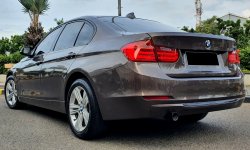 BMW 3 Series 320i Sport 2015 coklat pajak panjang cash kredit proses bisa dibantu 11