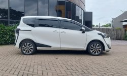 Toyota Sienta V 2019 Putih 4