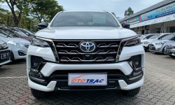 Toyota Fortuner New  4x2 2.8 GR Sport A/T DSL 2